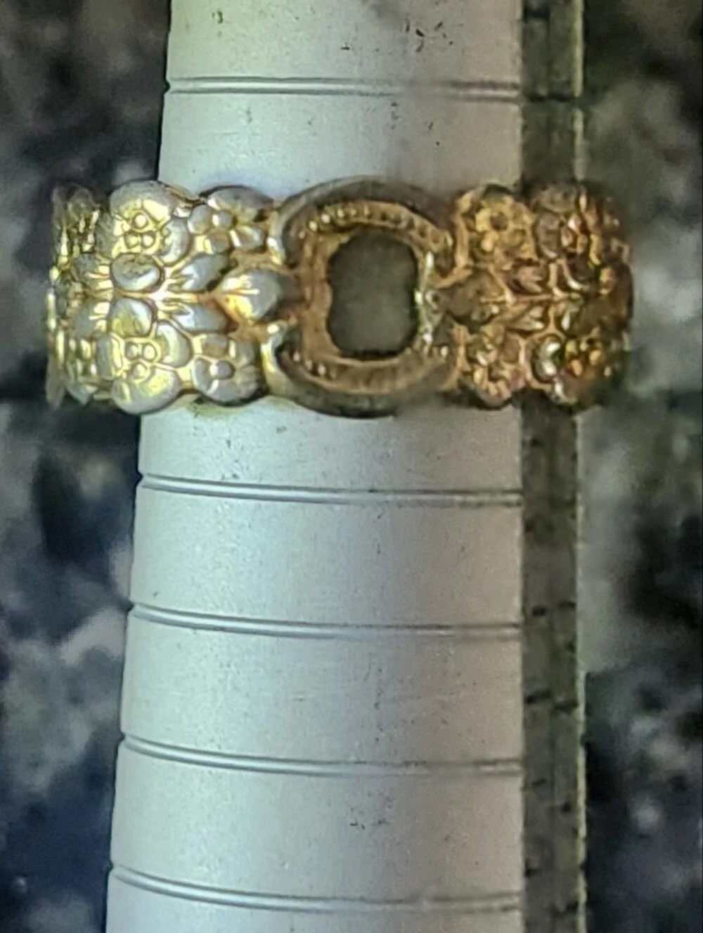 Vtg Oneida Gold Plated Floral Openwork Spoon Ring